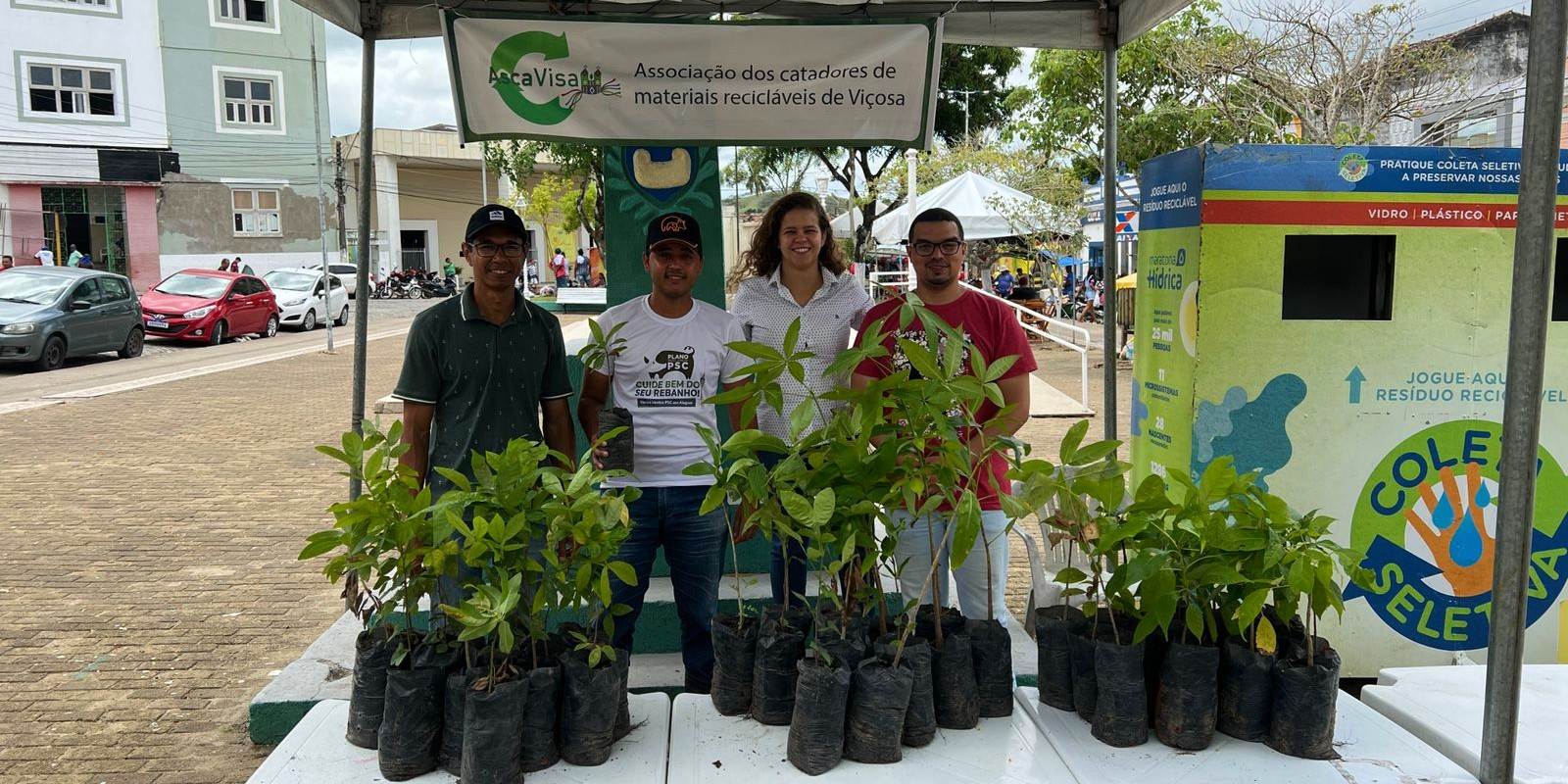 Viçosa Mais Verde é lançado com distribuição de mil mudas de espécies nativas