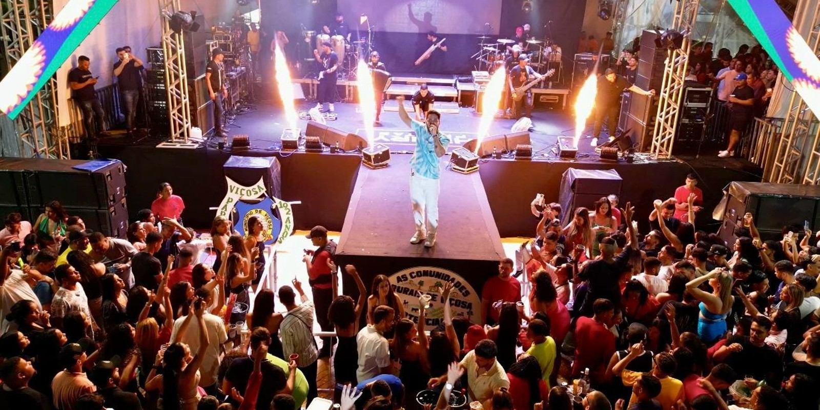 Shows de Kátia de Tróia e Henry Freitas levam multidão ao Festival da Primavera, em Viçosa